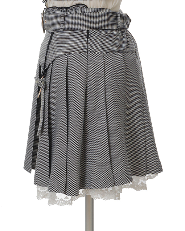 Shannon Pleated Skirt in Check - Glue Store
